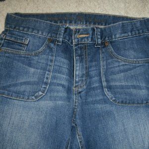 Woman's cropped or ankle Jeans